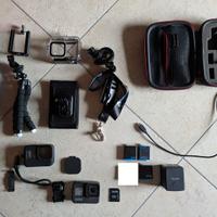 GoPro 8 + microSDXC + 4 Batterie + Accessori