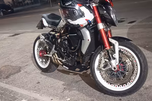 moto Agusta dragster 800 RR 