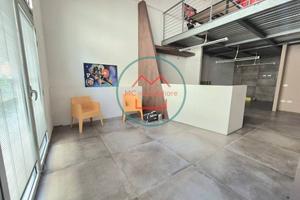 Loft / Open Space di 200 m² con 3 locali a Pescia