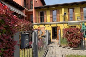 VILLA A SCHIERA A LENO