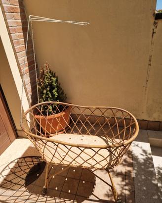 Culla Vintage in Vimini con Ruote e Supporto Velo