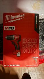 Trapano a percussione Milwaukee