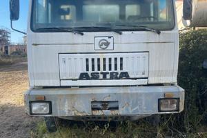 Autobetoniera Astra 9 mc