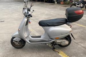 Vespa et4