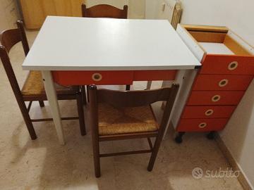 Tavolo da cucina perfetta con 4 sedie a Bra