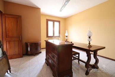 2 LOCALI A RONCOFERRARO