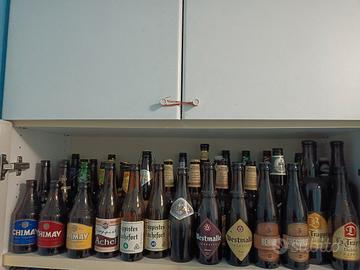 Collezione bottiglie di birra in vetro 