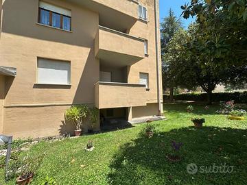 Appartamento di 120 m² con 5 locali e box auto a S