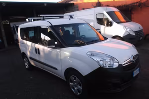 OPEL COMBO (DOBLO') AUTOCARRO 5 POSTI