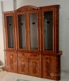 cristalliera  piu tavolo e 4 sedie 