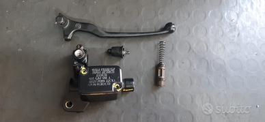 Pompa idraulica freno Dx Piaggio Beverly