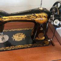 Macchina da cucire singer antica