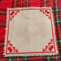 centrotavola con le ciliegie rosse 