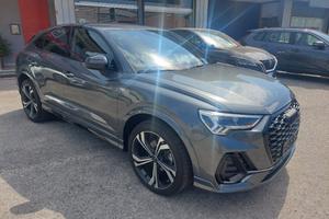 AUDI Q3 SPB 45 TFSI e S tronic Identity Black S-