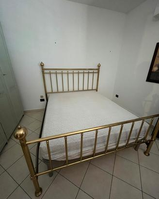 Letto matrimoniale in ottone massiccio