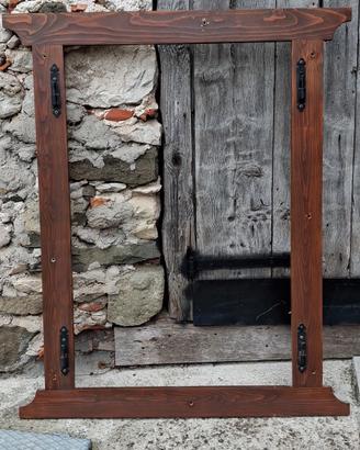 finestre in legno tinta noce