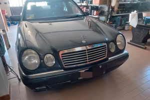 mercedes E200