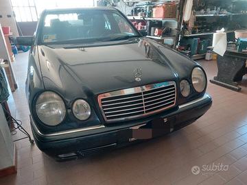 mercedes E200