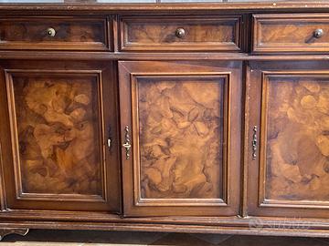 Credenza vintage con pannelli in radica