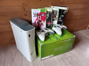 Xbox 360 con 2 controller e giochi