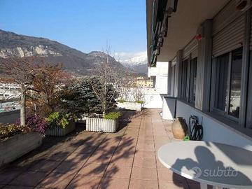 Trento (TN) appartamento piano alto con terrazzo