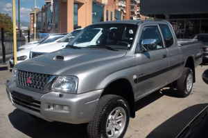 Mitsubishi L200 2.5 TD cat 4WD Club Cab Intense