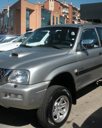 Mitsubishi L200 2.5 TD cat 4WD Club Cab Intense