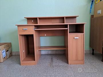 Mobiletto compatto per PC