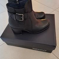 Stivaletti da donna in pelle 