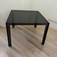 KARTELL tavolo. Colore grigio antracite.