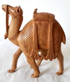 Cammello in legno