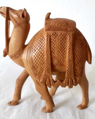 Cammello in legno