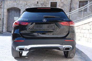 MERCEDES GLA H247  4 Matic