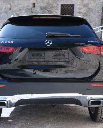 MERCEDES GLA H247  4 Matic
