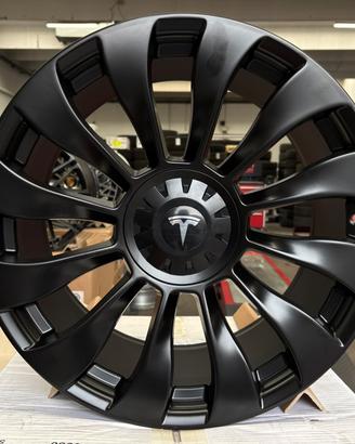 Cerchi nuovi in lega Tesla model Y raggio 19