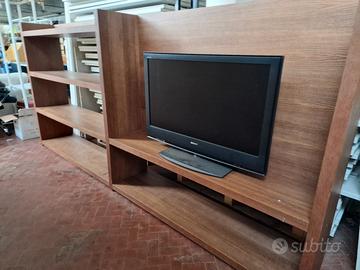 Parete attrezzata in legno massello