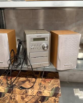 Stereo Sharp con lettore CD e casse