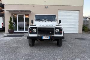 Land Rover Defender 110 TD4 SE S.W