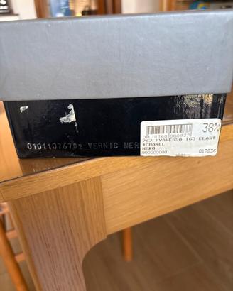 Scarpe Pollini in vernice nera