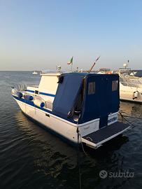 Natante elica di prua