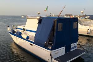 Natante elica di prua