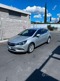 Opel Astra 2018 benzina e metano 