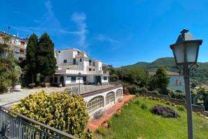 Villa con Giardino e Terrazzo con Vista Mare