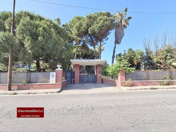Villa di 415 m² con ampio terreno- box auto a Lama