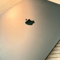 MacBook Pro 16 inch pollici
