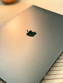 MacBook Pro 16 inch pollici