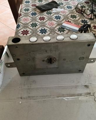 Serratura Mottura per porte blindate