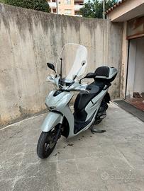 Honda SH150i 2025 – 6.800 km – Pari al nuovo
