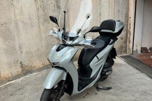 Honda SH150i 2025 – 6.800 km – Pari al nuovo