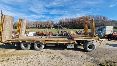 Rimorchio Bertoja rampe idrauliche doppie